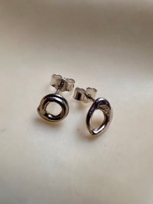 Image of "Orbital bone" moten earrings (XS)