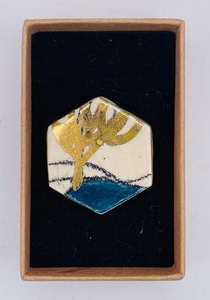 Image of Ceramic and gold lustre brooch (#840)