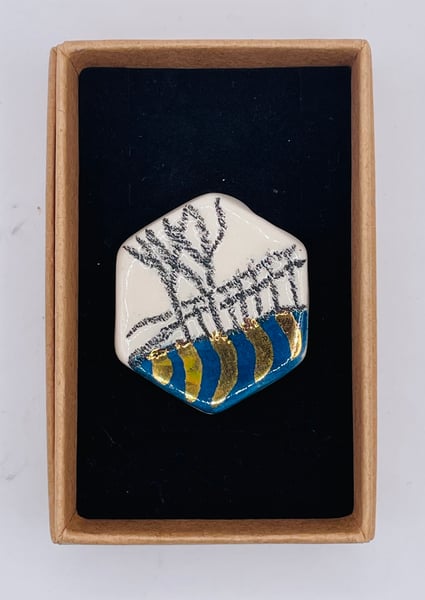 Image of Ceramic and gold lustre brooch (#843)