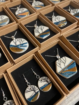 Image of Ceramic and gold lustre necklace (#827)