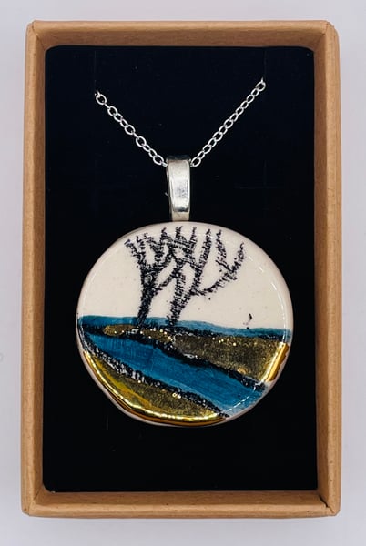 Image of Ceramic and gold lustre necklace (#827)