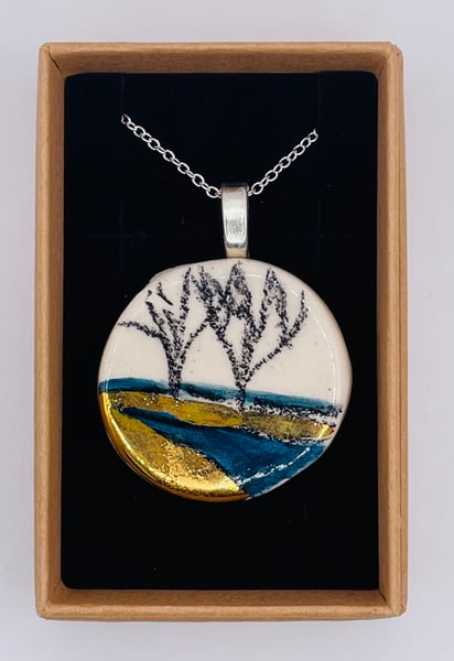 Image of Ceramic and gold lustre necklace (#826)