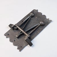 Image 4 of Ancienne serrure à ressort  de coffre gothique - Époque XVᵉ XVIᵉ  - Serrure en fer forgé