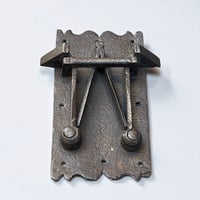 Image 3 of Ancienne serrure à ressort  de coffre gothique - Époque XVᵉ XVIᵉ  - Serrure en fer forgé