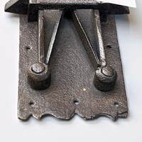 Image 5 of Ancienne serrure à ressort  de coffre gothique - Époque XVᵉ XVIᵉ  - Serrure en fer forgé