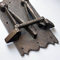 Image 6 of Ancienne serrure à ressort  de coffre gothique - Époque XVᵉ XVIᵉ  - Serrure en fer forgé