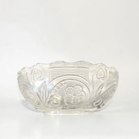 Image 3 of Coupelle - ramequin ancien en verre Pressé - Décor Floral et Volutes milieu  XXᵉ