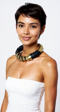 Image 7 of Collana scultura, artigianale, in pelle, modello: ARMADILLO n.1 