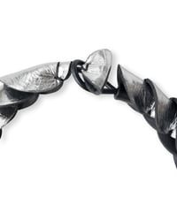 Image 13 of Collana scultura, artigianale, in pelle, modello: ARMADILLO n.1 