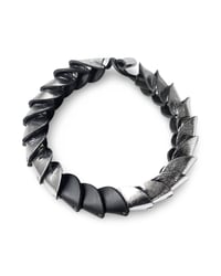 Image 11 of Collana scultura, artigianale, in pelle, modello: ARMADILLO n.1 