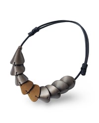 Image 10 of Collana artigianale in pelle, modello: ARMADILLO n.2 