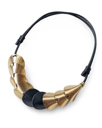 Image 1 of Collana artigianale in pelle, modello: ARMADILLO n.2 