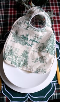 Image 3 of  Bavoir reversible toile de Jouy de Noël