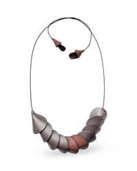 Image 1 of Collana artigianale in pelle, modello: ARMADILLO THIN