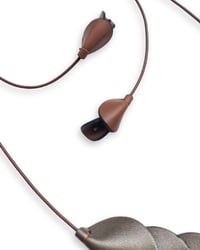 Image 10 of Collana artigianale in pelle, modello: ARMADILLO THIN