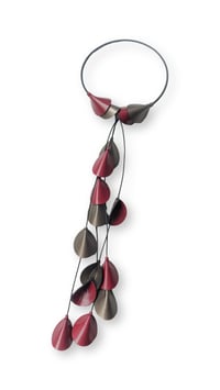 Image 15 of Collana artigianale in pelle, modello "ELITRE CASCATA"