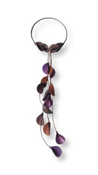 Image 16 of Collana artigianale in pelle, modello "ELITRE CASCATA"
