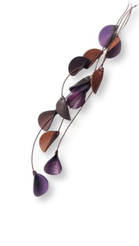 Image 17 of Collana artigianale in pelle, modello "ELITRE CASCATA"