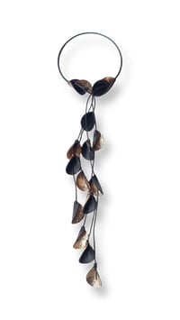 Image 18 of Collana artigianale in pelle, modello "ELITRE CASCATA"