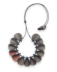 Image 6 of Collana scutlura, artigianale, in pelle, modello "ELITRE COLLIER"