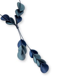 Image 7 of Collana scutlura, artigianale, in pelle, modello "ELITRE TULIP"