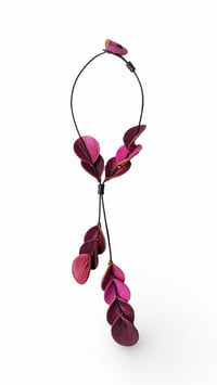 Image 9 of Collana scutlura, artigianale, in pelle, modello "ELITRE TULIP"