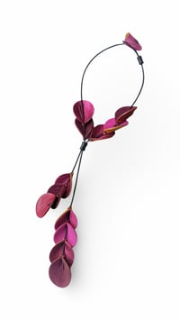 Image 10 of Collana scutlura, artigianale, in pelle, modello "ELITRE TULIP"