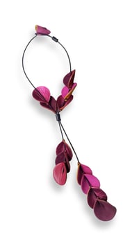 Image 11 of Collana scutlura, artigianale, in pelle, modello "ELITRE TULIP"