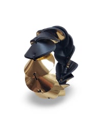 Image 5 of Bracciale scultura, artigianale, in pelle, modello: ARMADILLO