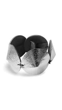 Image 1 of Bracciale scultura, artigianale, in pelle, modello: TORTOISE