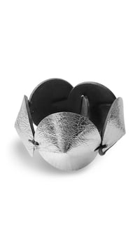 Image 2 of Bracciale scultura, artigianale, in pelle, modello: TORTOISE