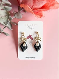 Image 1 of Black leaf -dainty bow and pearl 