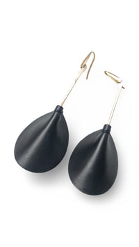Image 1 of Orecchini pendente, in pelle e ottone, modello: ARMADILLO SIMPLE PENDANTS