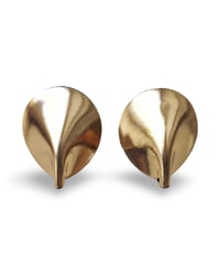 Image 1 of Orecchini a lobo, in pelle e acciaio, modello: ARMADILLO STUDS