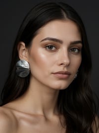 Image 7 of Orecchini a lobo, in pelle e acciaio, modello: ELITRE STUDS