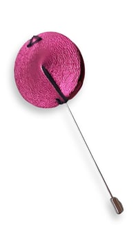 Image 5 of Spilla, in pelle e ottone, modello: TORTOISE FIBULA