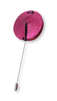 Image 6 of Spilla, in pelle e ottone, modello: TORTOISE FIBULA