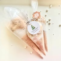 Image 2 of Buttermilk Rose Relaxing Bath Soak 