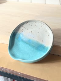 Repose spatule turquoise et blanc pyrite