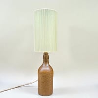 Image 3 of Belle lampe bouteille en céramique grèsbrun caramel 1970 abat-jour raphia ou ruban