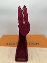 Image 7 of Louis Vuitton Toiletry Pouch 26 Fuschia Epi Leather