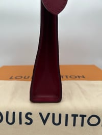 Image 4 of Louis Vuitton Toiletry Pouch 26 Fuschia Epi Leather