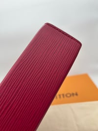 Image 12 of Louis Vuitton Toiletry Pouch 26 Fuschia Epi Leather