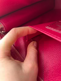 Image 17 of Louis Vuitton Toiletry Pouch 26 Fuschia Epi Leather