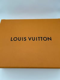 Image 19 of Louis Vuitton Toiletry Pouch 26 Fuschia Epi Leather