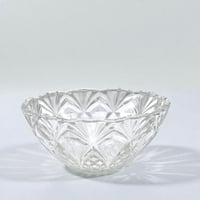 Image 5 of Coupelle - ramequin ancien en verre pressé - Décor d'ananas - milieu  XXᵉ