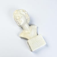 Image 13 of Buste de garçon vintage en plâtre crème - Sculpture de jeune garçon 1950 - 1960