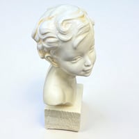 Image 12 of Buste de garçon vintage en plâtre crème - Sculpture de jeune garçon 1950 - 1960