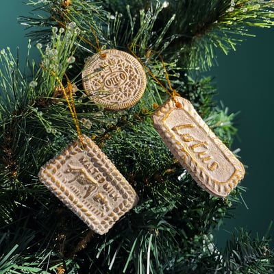 Image of Golden Ceramic Biscuit 