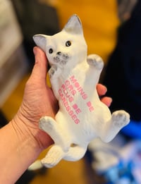 Image 2 of Chat en céramique avec un slogan